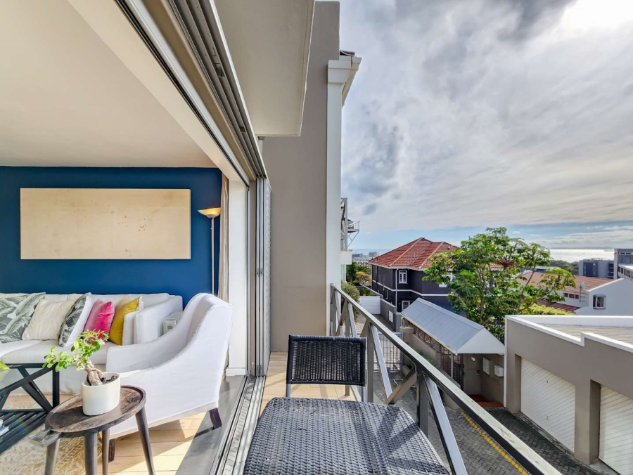 To Let 2 Bedroom Property for Rent in Green Point Western Cape